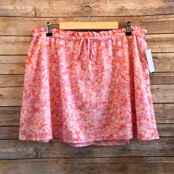 Abound Dresses & Skirts - Abound Floral Mini Skirt Size XL NWT